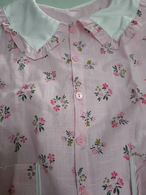 Nhận được hàng mà ưng ý cực kỳ luôn. Chất vải thoáng mát, đường may kỹ đẹp, kiểu dáng thì cực kỳ dễ thương. Chuẩn là hàng thiết kế nên được chăm chút cực kỳ, không phải hàng xưởng may gia công đại trà. Mình mua áp mã giảm của shop còn 88k một bộ.