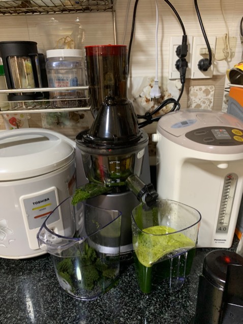 Công suất mạnh, máy ép kiệt bã, mình rất ưng ý luôn, chưa kể còn vệ sinh máy nhanh, lắp ráp và sử dụng cũngc dễ dàng nữa.