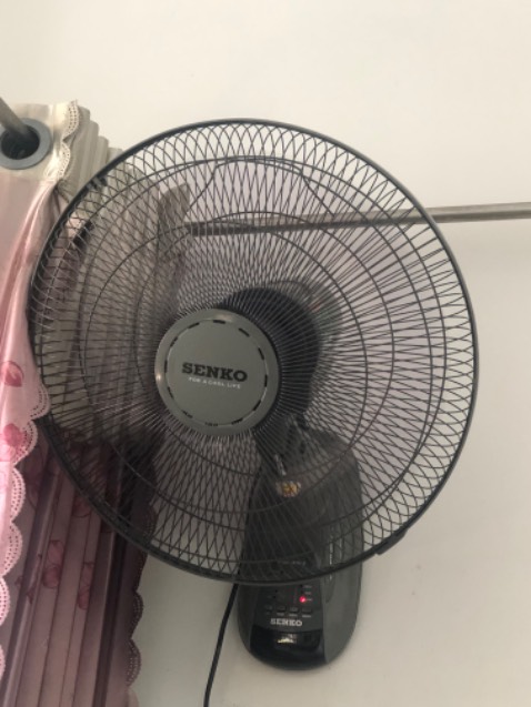 Gió vừa phải, k thật sự mạnh lắm! Kiểu dáng màu sắc đẹp! Còn lại thì phải đợi thời gian dùng mới biết bền thật sự hay có lỗi gì k nè Gió vừa phải, k thật sự mạnh lắm! Kiểu dáng màu sắc đẹp! Còn lại thì phải đợi thời gian dùng mới biết bền thật sự hay có lỗi gì k nè