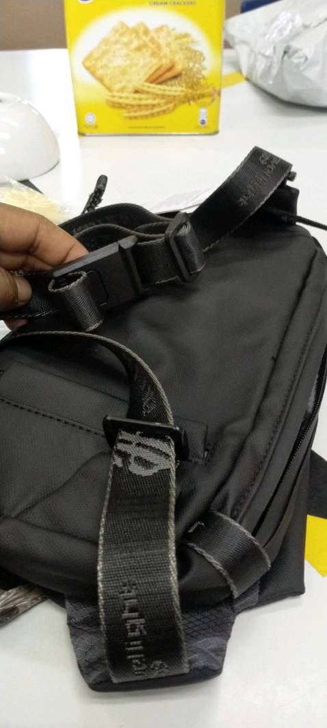 Qúa tuyệt vời nhé shop. giao hàng thần tốc nhanh như 1 cơn gió 9h sáng mới đặt mà 1h trưa có ngay lại còn được miễn ship nữa chứ. tiki tuyệt vời thật