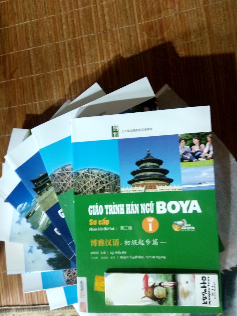 Sách mới, giao hàng nhanh, còn tặng thêm bookmark nữa 😘