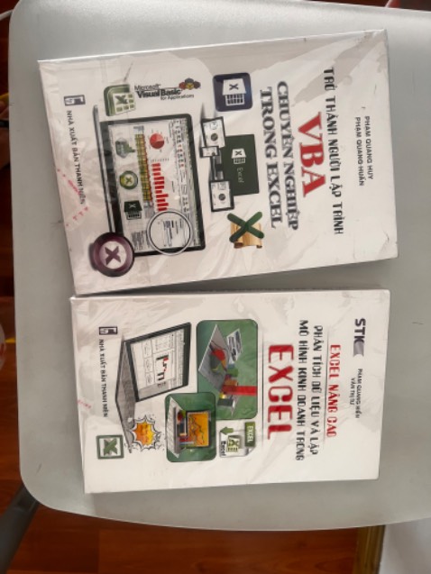 Sách đẹp, giá tốt, được tặng thêm sổ nhỏ. Tiki giao hàng rất nhanh!