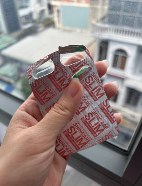 sản phẩm okiela lắm nheee, uống tầm 1 tháng hơn thì mới thấy kết quả. Phải kiên trì thiệt, uống dăm ba bữa thì hông cảm thấy gì đâu. Phản ứng đầu tiên có thể thấy là nó làm giảm cảm giác thèm ăn, tầm 1 tháng thấy bớt đi ăn vặt nhiều, chắc như vậy nên mới giảm cân đc sản phẩm okiela lắm nheee, uống tầm 1 tháng hơn thì mới thấy kết quả. Phải kiên trì thiệt, uống dăm ba bữa thì hông cảm thấy gì đâu. Phản ứng đầu tiên có thể thấy là nó làm giảm cảm giác thèm ăn, tầm 1 tháng thấy bớt đi ăn vặt nhiều, chắc như vậy nên mới giảm cân đc