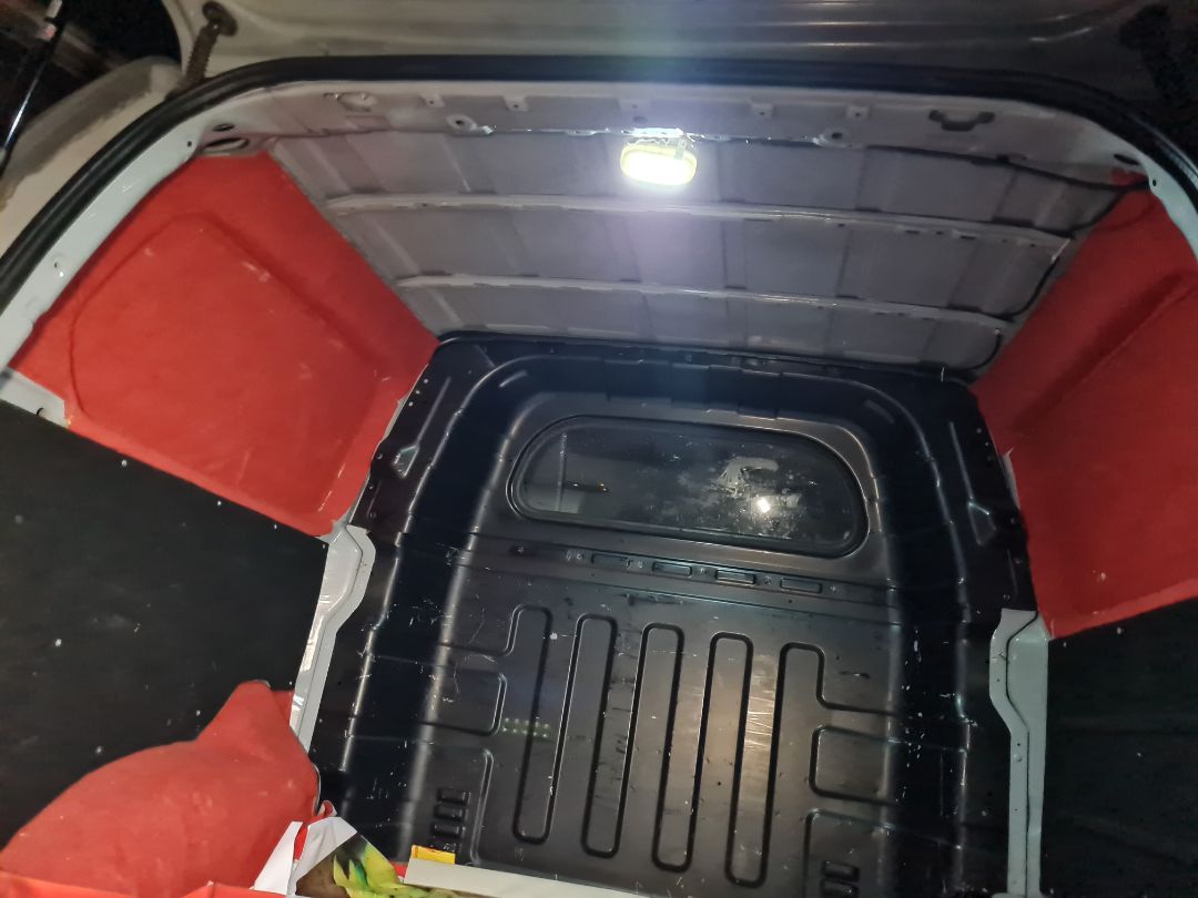 sáng, tiện lợi, để thùng xe nóng mà ko sao