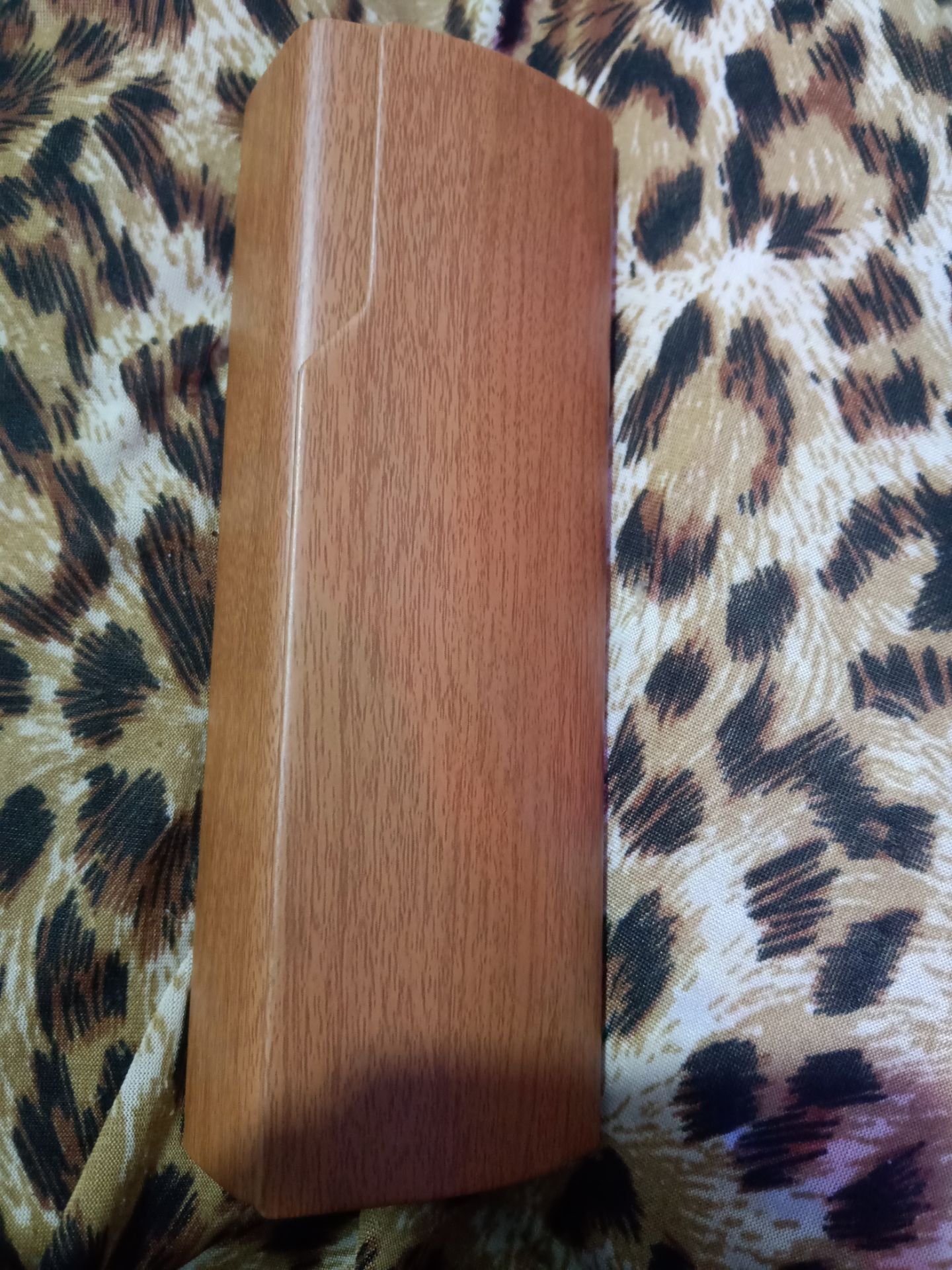 Sản phẩm rất đẹp, nắp nam châm. Sản phẩm rất đẹp, nắp nam châm.