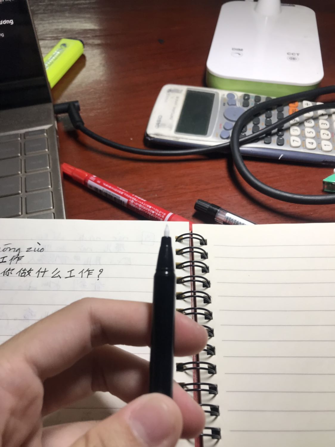 Giao đủ hàng chất lượng tốt! Nhưng có 1 bút đen bị lỗi ko viết đc!