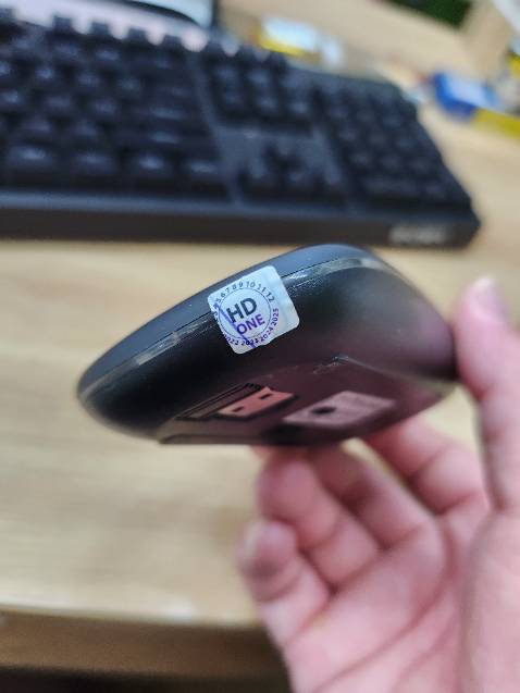 Mua về dùng mấy bữa, con lăn bị hư, phải mua con logitech về dùng. Phí tiền, ko đáng mua