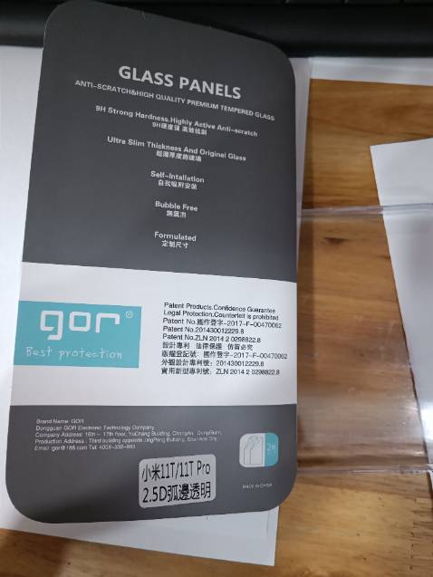 Chất lượng kính tốt, vuốt êm, mượt.
Có tặng kèm keo chống hở, tỉ lệ che phủ của cường lực vừa khít với phần màn hình hiển thị.