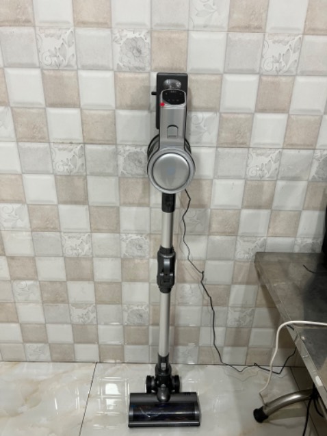 Máy ưu điểm có nhiều đầu hút kèm theo máy rất tiện. Một máy có thể làm được rất nhiều việc. Các khớp nối ghép máy tốt, dễ dàng tháo lắp. Máy khi hoạt động không quá ồn. Nch so với tầm giá này thì mình rất hài lòng. Shop còn có đội ngũ tư vấn qua *** giải đáp các thắc mắc về máy. Good!!!