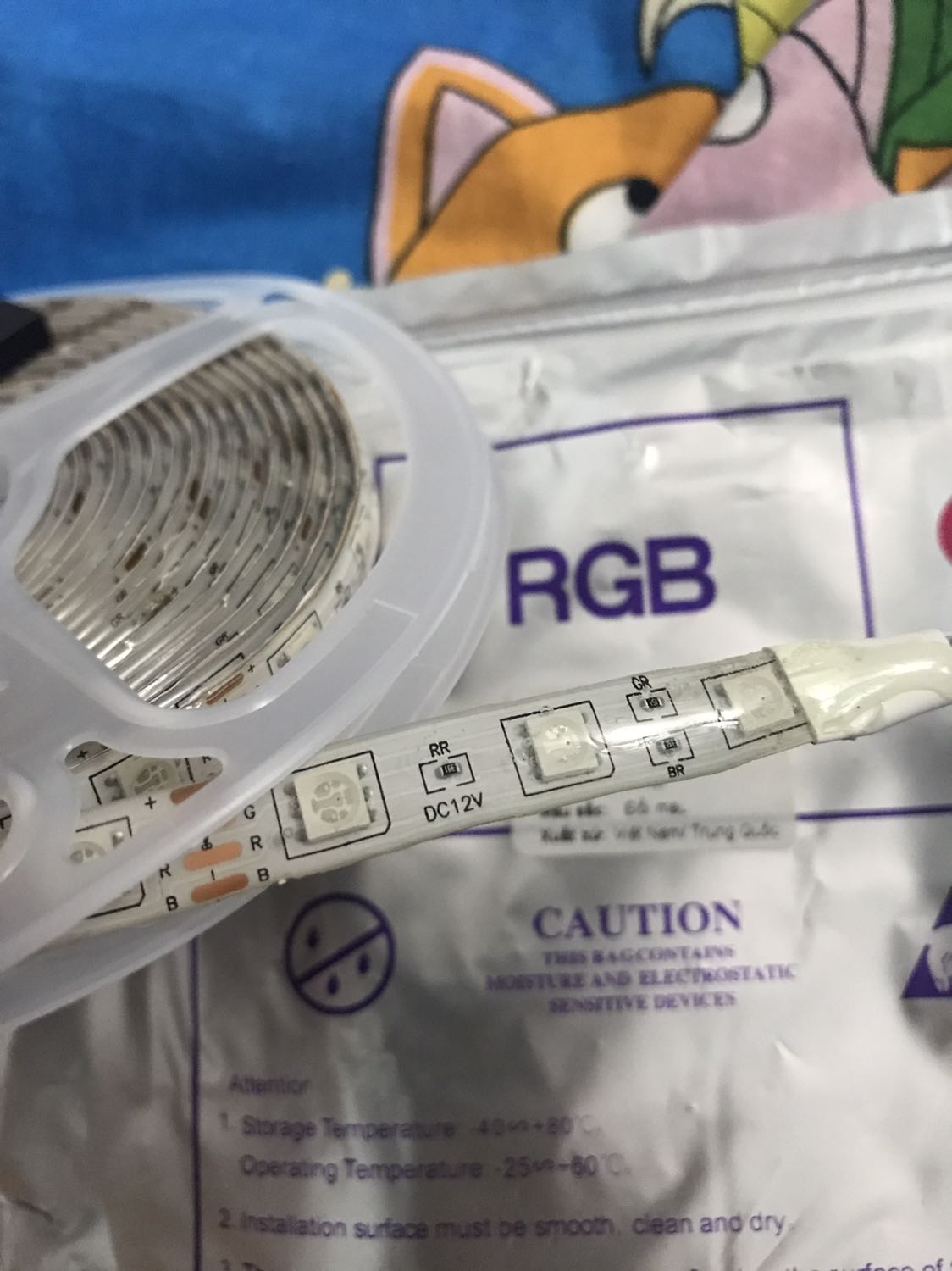 Cho e hỏi cái này dùg app hay usb ạ??
Và mình có bán riêg dây nguồn của cái này k ạ??
Trả lời giúp e nha. Cám ơn shop