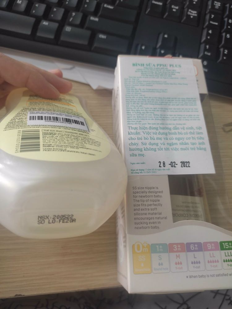 date mới, có tem chống hàng giả, núm ti mềm, chưa dùng nên chưa biết chất lượng bình ntn