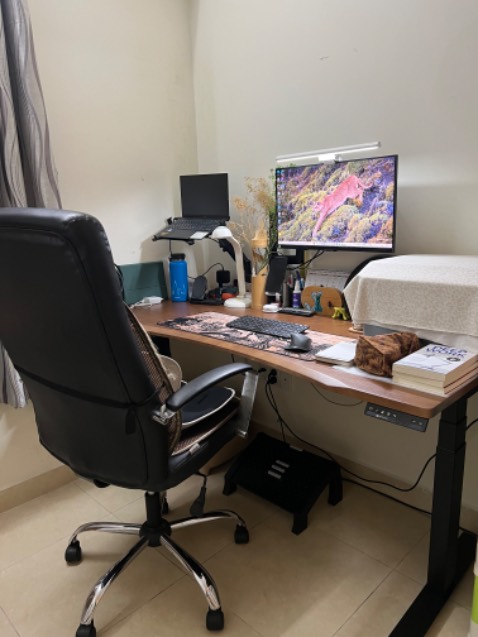 Dễ lắp đặt, chắc chắn. Lưu ý là bán chân bàn và mặt bàn riêng ạ