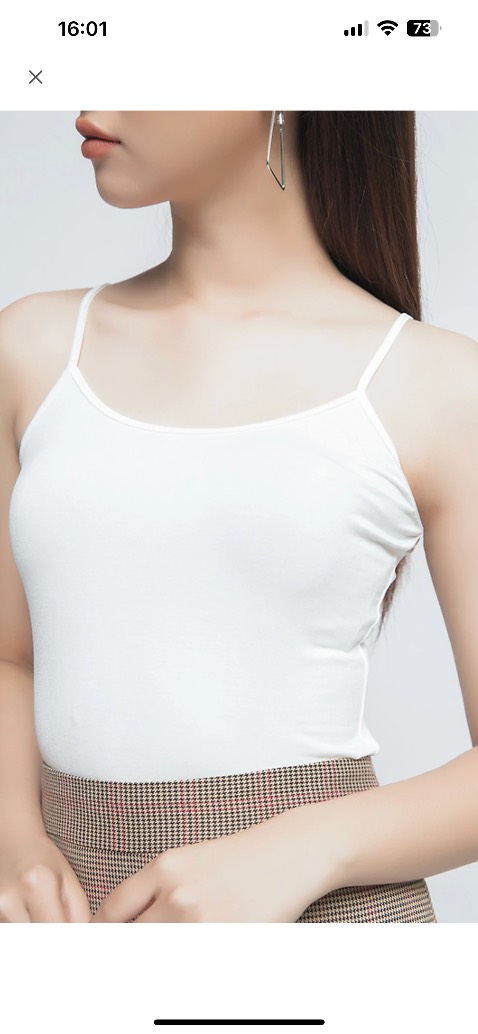 Áo ko giống hình. 
Cổ áo trong hình mẫu được may rất đẹp.
Hàng nhận được thấy ghê