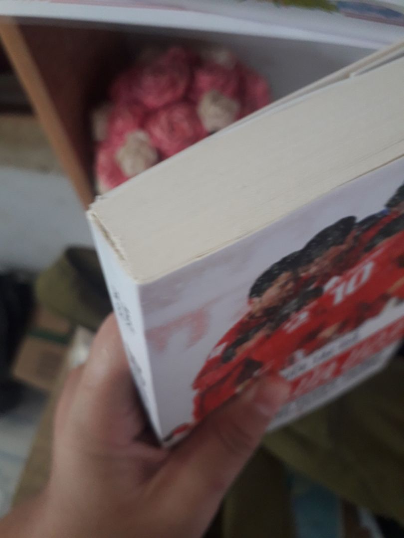 Tiki làm mình thực sự rất thất vọng, mua về không có lớp màng bọc bên ngoài,giấy thì vụn,bìa sách thì không đóng chặt vào trang.Mình bỏ tiền ra muua sách mới và chất lượng mà