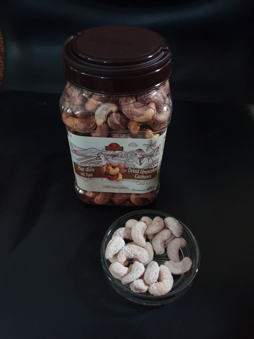 so với những vị khác thì đây k phải là vị ngon nhất. tuy nhiên thì vẫn chất lượng. hạt bé giống vị cốt dừa hoặc mật ong do hạt còn bọc gia vị khác.