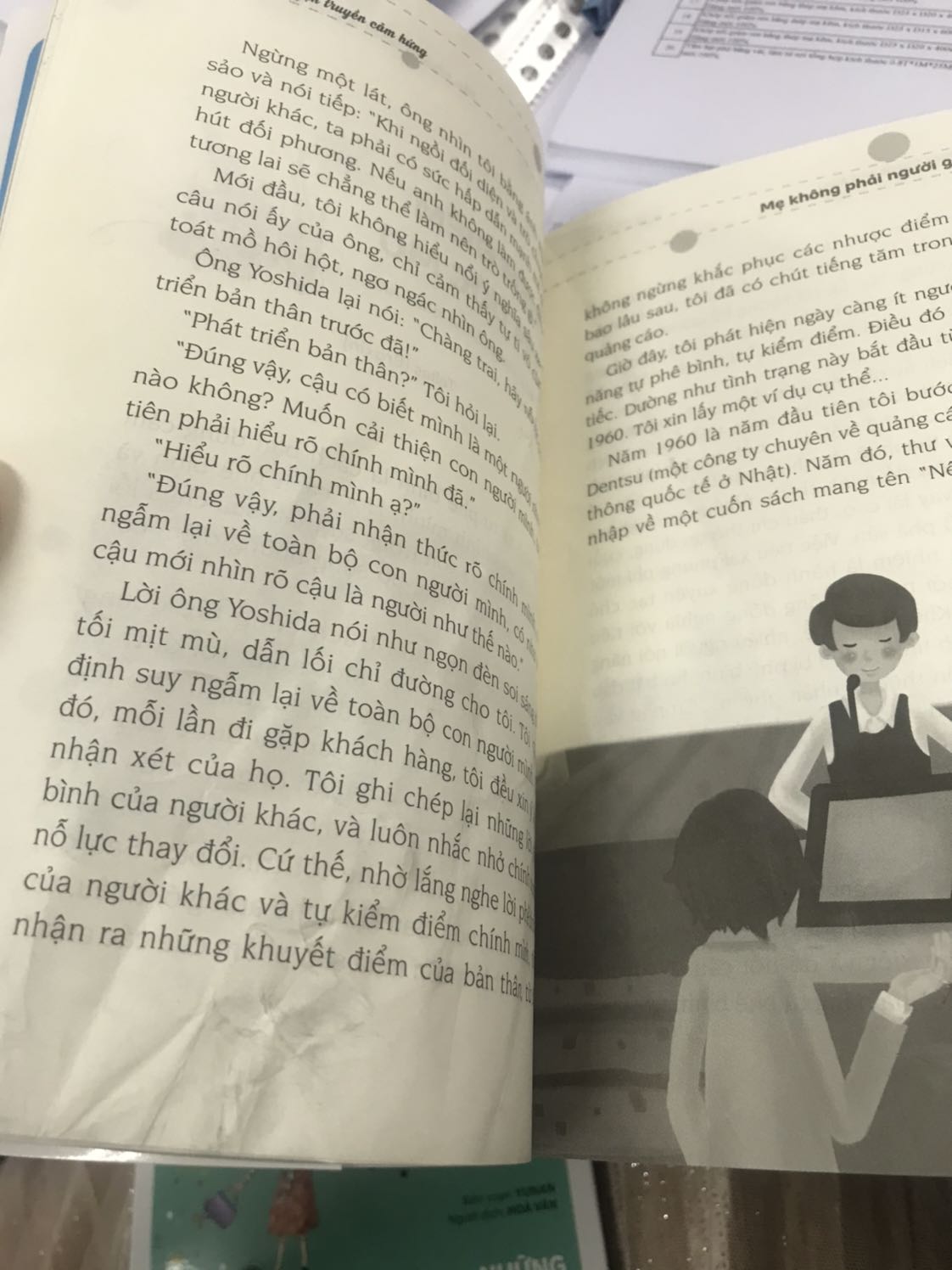 Mình mới nhận hàng lúc sáng và bây giờ ngồi định đọc thử vài trang nhưng vừa giở ra đã thế này. Đồng ý là sách thì chủ yếu là nội dung, nhưng nhàu và bị bẩn thế này cũng thật mất hứng đọc. Mong TIKI để ý!