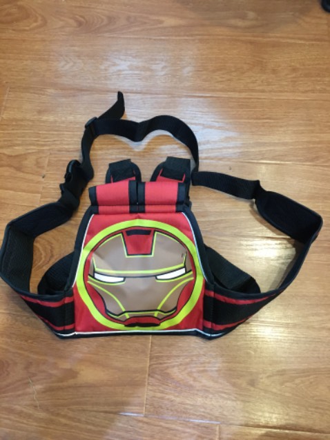 Dây đai có chất lượng rất tốt, có hình ảnh đẹp nên bé rất thích, dây có thể thay đổi chiều dài, khoá sập cứng cáp, đê  sử dụng