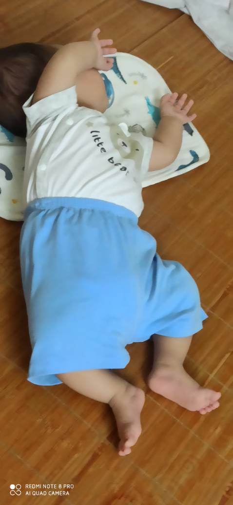 Trước mình mua size S cho bé từ 4-8kg cho bé nhà mình đc 6kg nhưng bé dùng có vẻ hơi kích đùi.Đổi sang size M thì thấy vừa ôm.Cũng nằm trong khoảng cân của 2 size nhưng các mom để ý đùi và bụng của bé để lựa size hợp lý nhé.Loại Huggies này thấy ưng cả về thiết kế bên ngoài lẫn chất lượng thấm hút.10₫