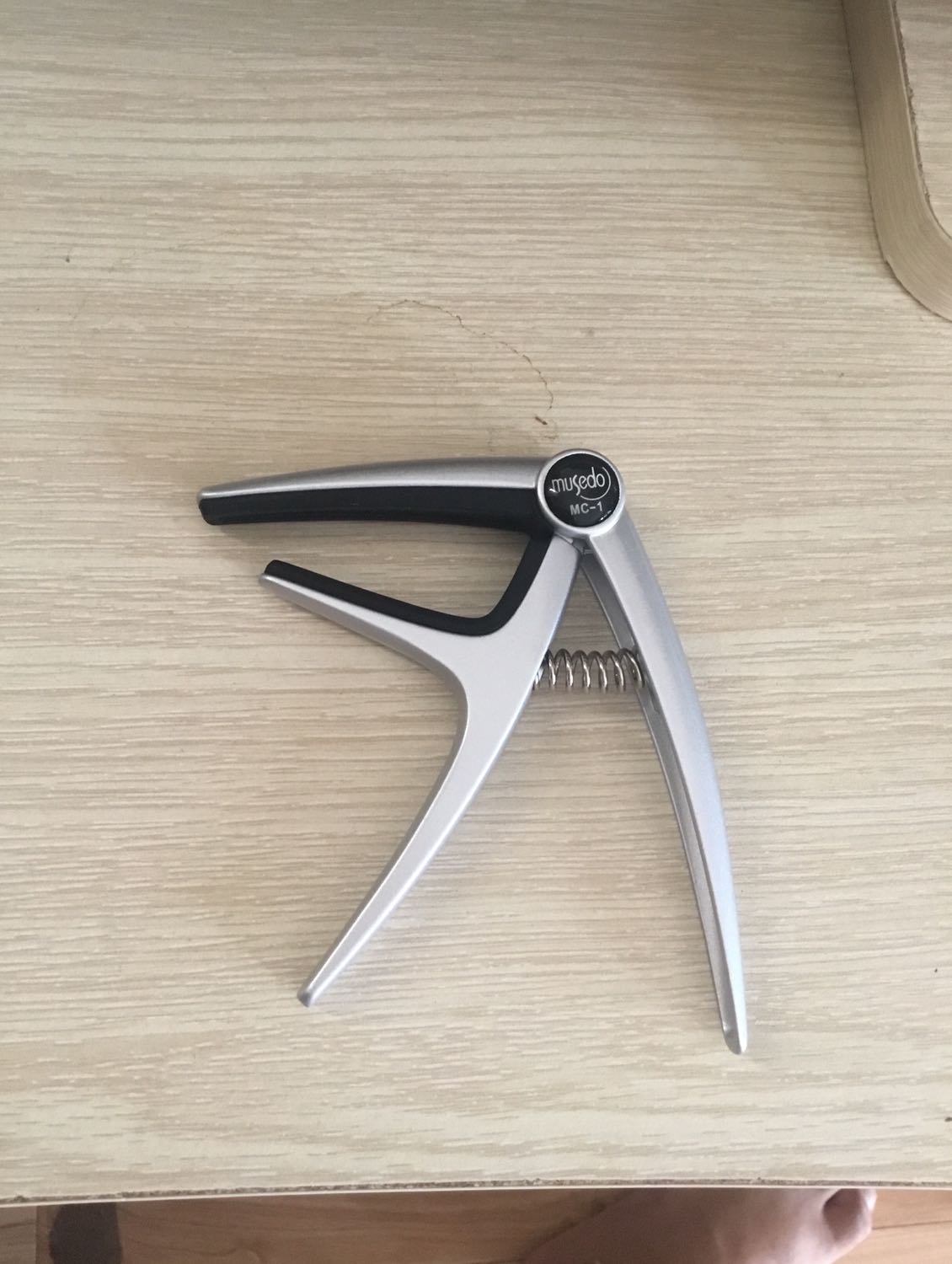 Sản phẩm dùng ổn,thiết kế trang nhã,tiki giao hàng bị lâu