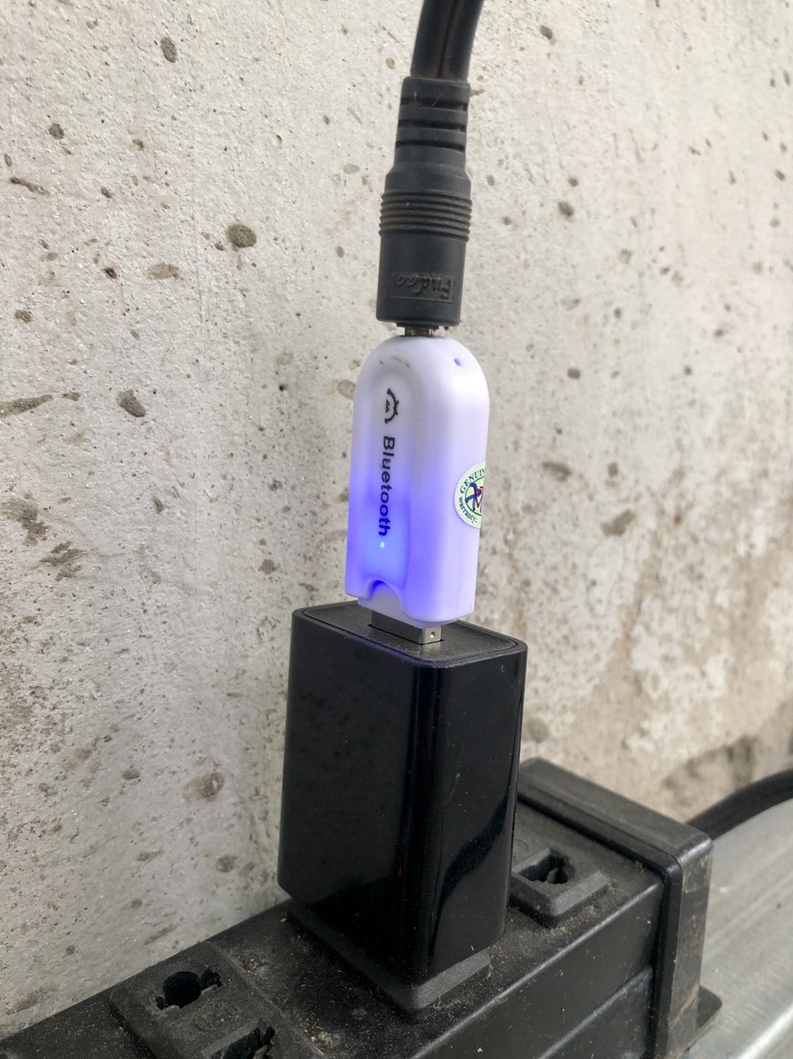 Tiki quá xuất sắc. Mình về quê vẫn đặt được, giao rất nhanh, miễn phí. 
38k rất ngon