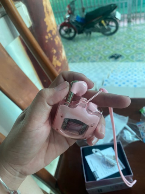 Êm tai, chất lượng âm thanh quá ok, sp kèm sticker, ko có tiếng việt ko biết dg luôn á, mày mò cả buổi, đẹpc dễ thương lắm