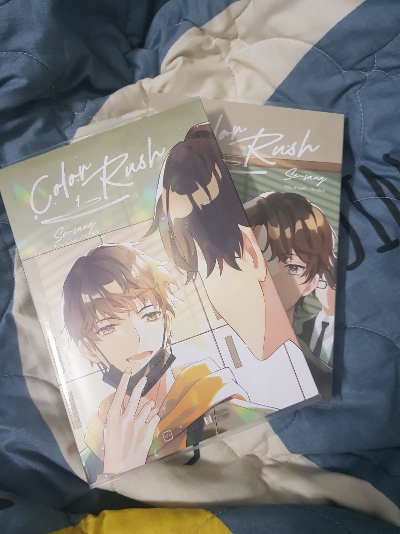 không biết ý định của Tiki khi bỏ thêm mấy miếng carton mềm bùi nhùi vào làm gì. chống sốc cũng không chống sốc được, truyện đến tay cũng móp còn rách bìa vì bị standee đè lên :^)