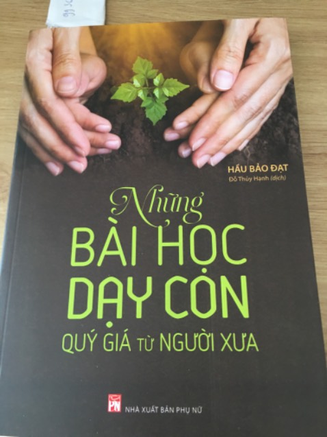 Giao sai sách, giá tiền còn rẻ hơn sách mình đặt