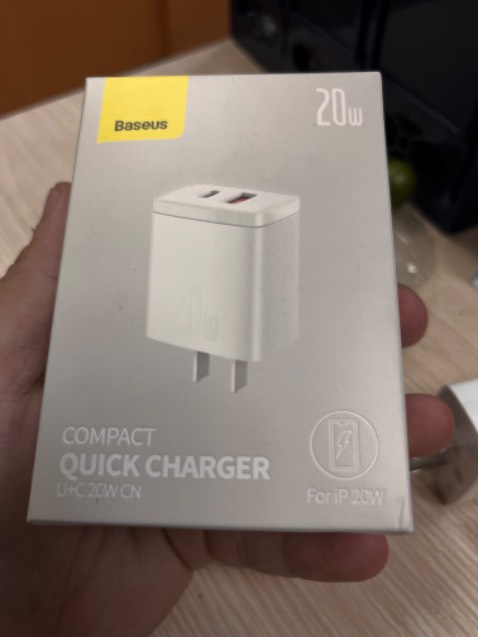 Đúng môt tả, để dùng vài ngày xem tốc độ sạc như thế nào. Cho 5 sao trước đã