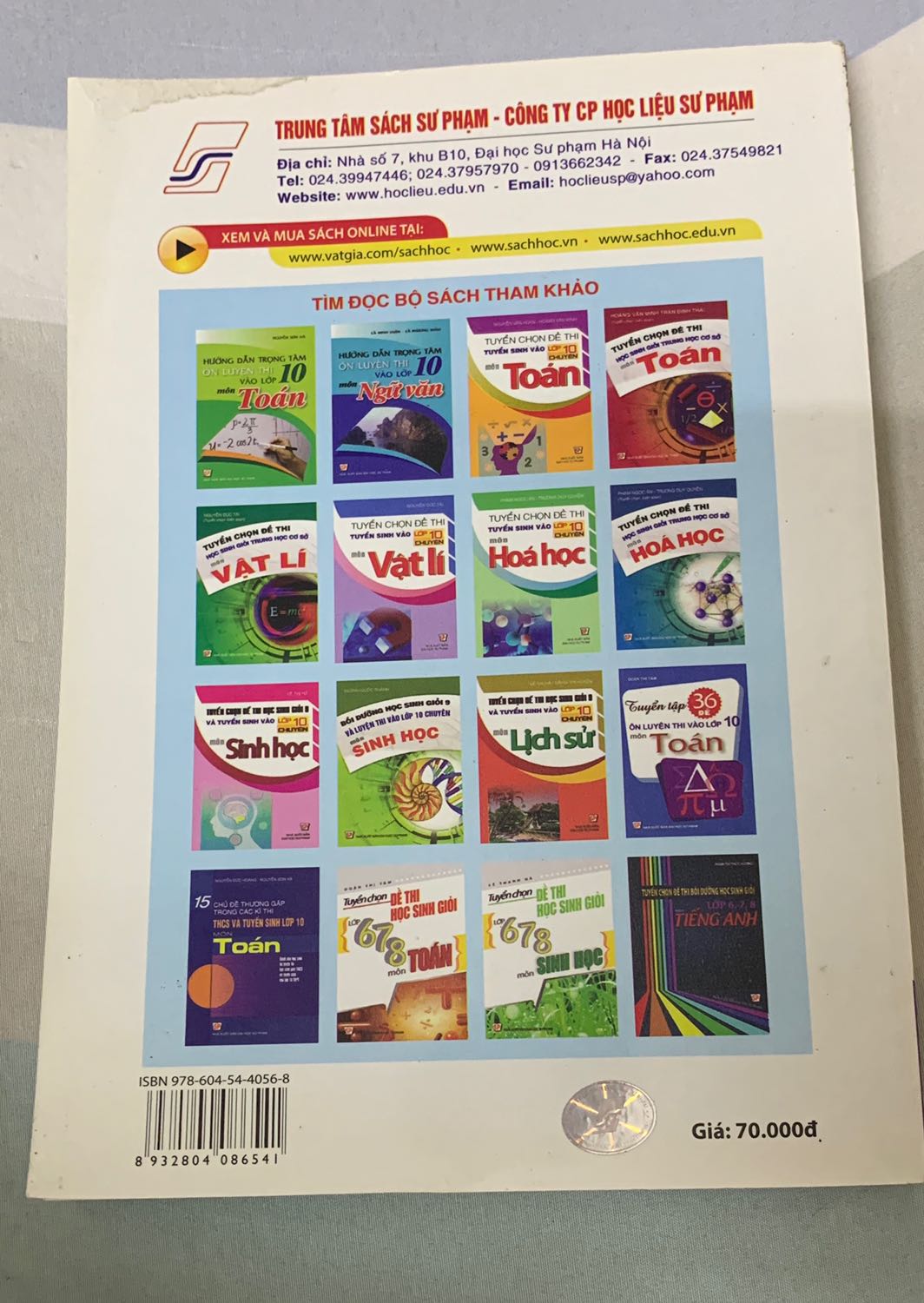 Sản phẩm đóng gói kĩ càng,sách hơi cũ chắc là bị tồn kho lâu