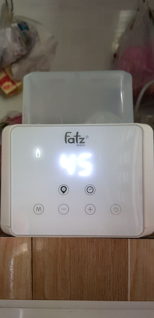 1.máy đẹp, nhẹ
2. thắc mắc nhẹ máy cứ nhảy số liên tục như vậy, lúc mới bỏ vào nó nhảy 37, 40, 43, 44, 45. số này là số nhiệt độ ạ?
3. sau 17p rồi nhưng máy vẫn mở và hiển thị 46. bao lâu thì máy tắt, hay máy vẫn duy trì như vầy đến khi nào mình tắt nguồn ạ?