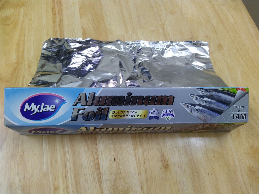 Sản phẩm như mô tả, giấy nhôm dày dặn, dùng rất tốt, tiện lợi. Shop chuẩn bị hàng, giao hàng nhanh, đóng gói cẩn thận.