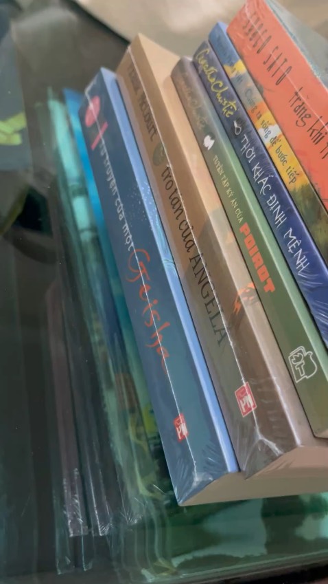 Shop đóng gói cẩn thận và giao nhanh. Sách chính hãng, giá tốt. Sẽ tiếp tục ủng hộ ah