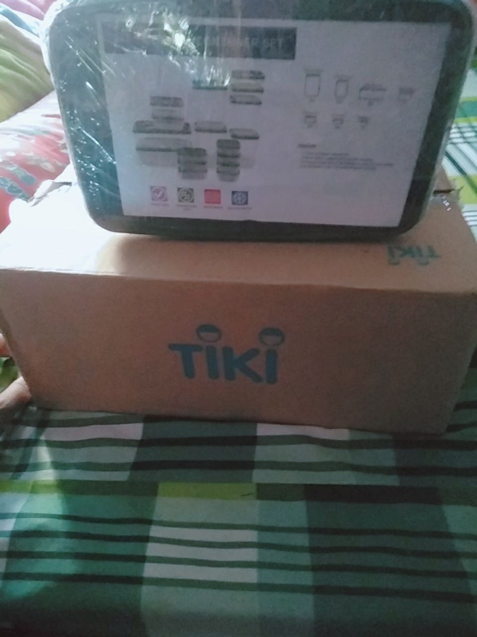 hàng đóng gói dep hộp ok lớn nhỏ có đủ mẫu. có điều hộp lớn bị hở 1 bên ko đóng chặt dc. nhung ko sau. bù lại hàng ok thay vì mua những shop khác thì mình sẽ ủng hộ tiki.uy tín chất lượng rất ưng luôn ?