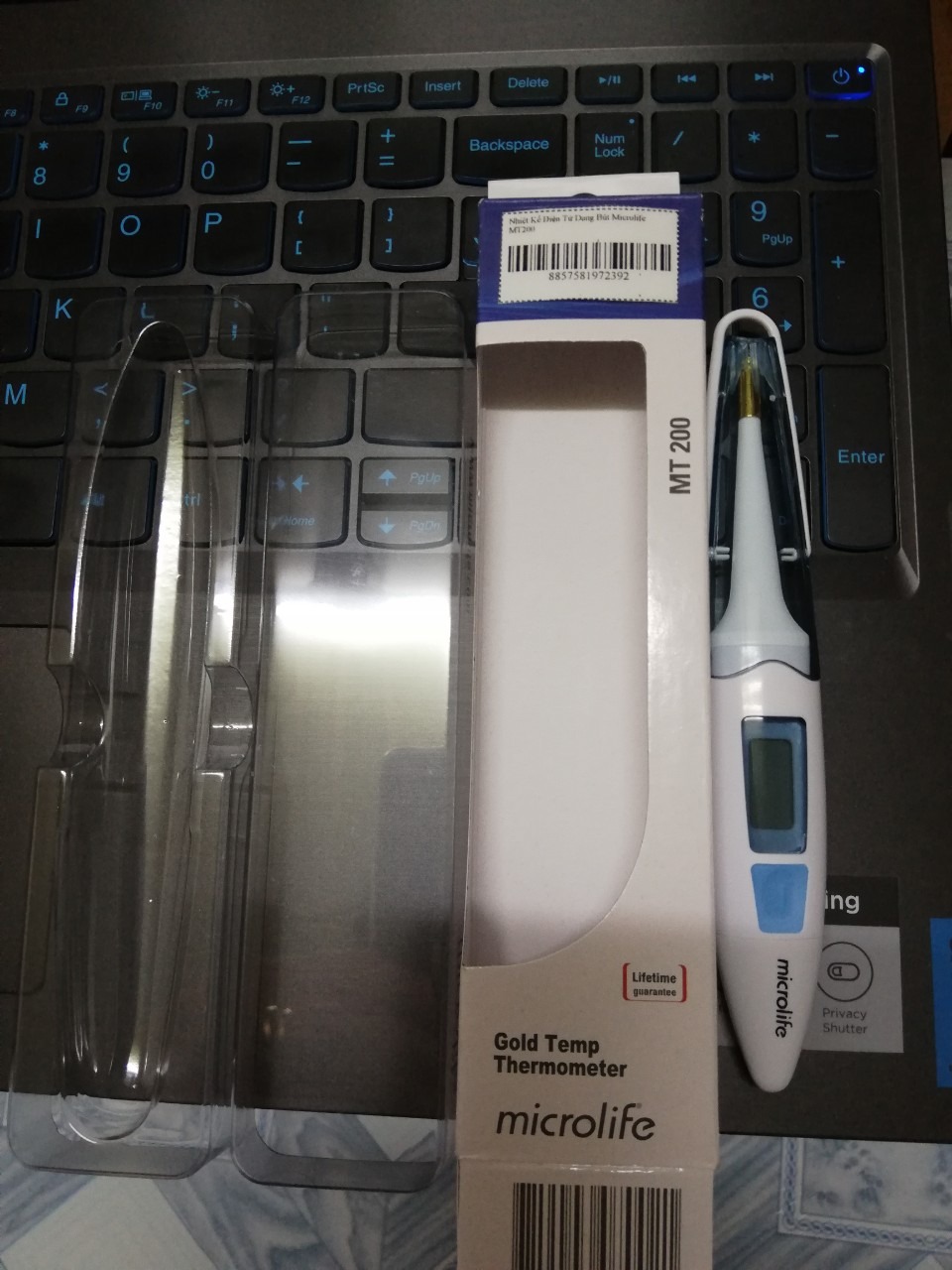 Mình order ngày 16/03 vì như cầu cần dùng gấp nên chọn ship 24h và ngày 17/03 mình nhận được. Nhưng lúc mở ra thì k khởi động đc. Mình tìm hiểu search google cách mở thì chỉ cần bấm nút I/O là đc. Mình nhấn hoài k thấy lên. Mong đc sự hỗ trợ từ tiki Mình order ngày 16/03 vì như cầu cần dùng gấp nên chọn ship 24h và ngày 17/03 mình nhận được. Nhưng lúc mở ra thì k khởi động đc. Mình tìm hiểu search google cách mở thì chỉ cần bấm nút I/O là đc. Mình nhấn hoài k thấy lên. Mong đc sự hỗ trợ từ tiki