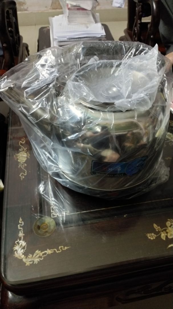 Hàng giao bọc cẩn thận. Đun thử thì thấy có tự ngắt tuy nhiên không thấy có còi báo như mô tả.