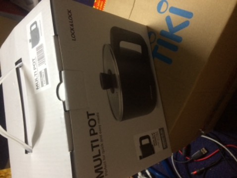 Nồi nhỏ gọn tiện dụng, thời gian nóng nhanh ok nắp kính dày đẹp, có kèm thêm vỉ nhựa hấp ok. Dây điện cứng cáp chắc chắn.
Đóng gói kĩ và chắc chắn