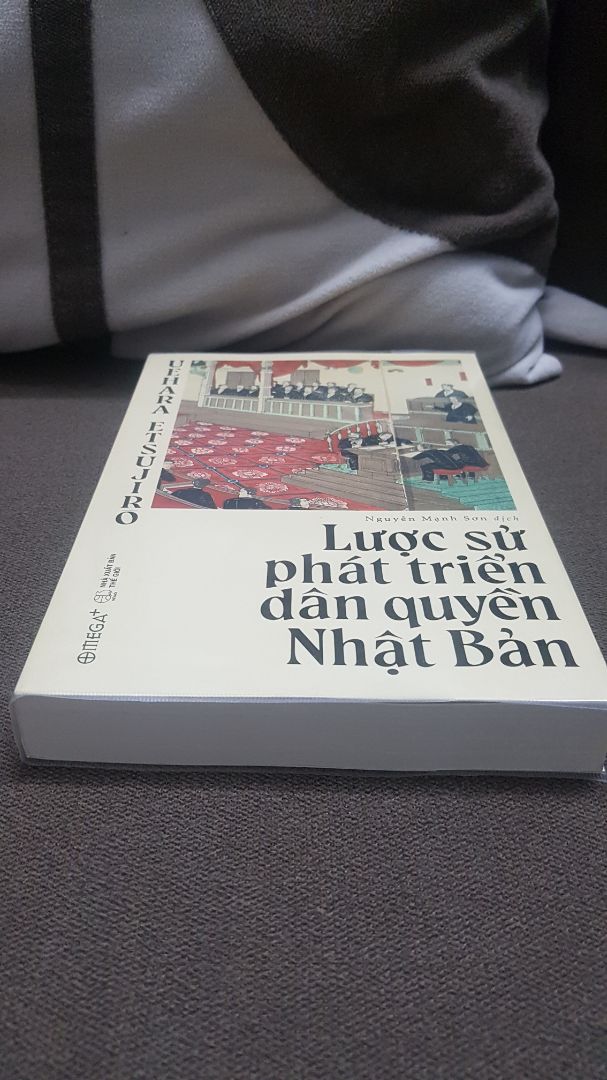 Sách được bao bọc rất đẹp. Thời gian giao hàng nhanh chóng. Anh shipper rất tận tình, vui vẻ.