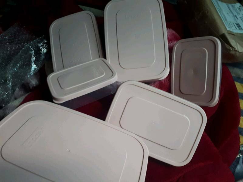 Hộp rất đẹp, chắc chắc, lắp mềm, hộp k mùi, giao hàng cực nhanh, đóng gói chuyên nghiệp cẩn thận.