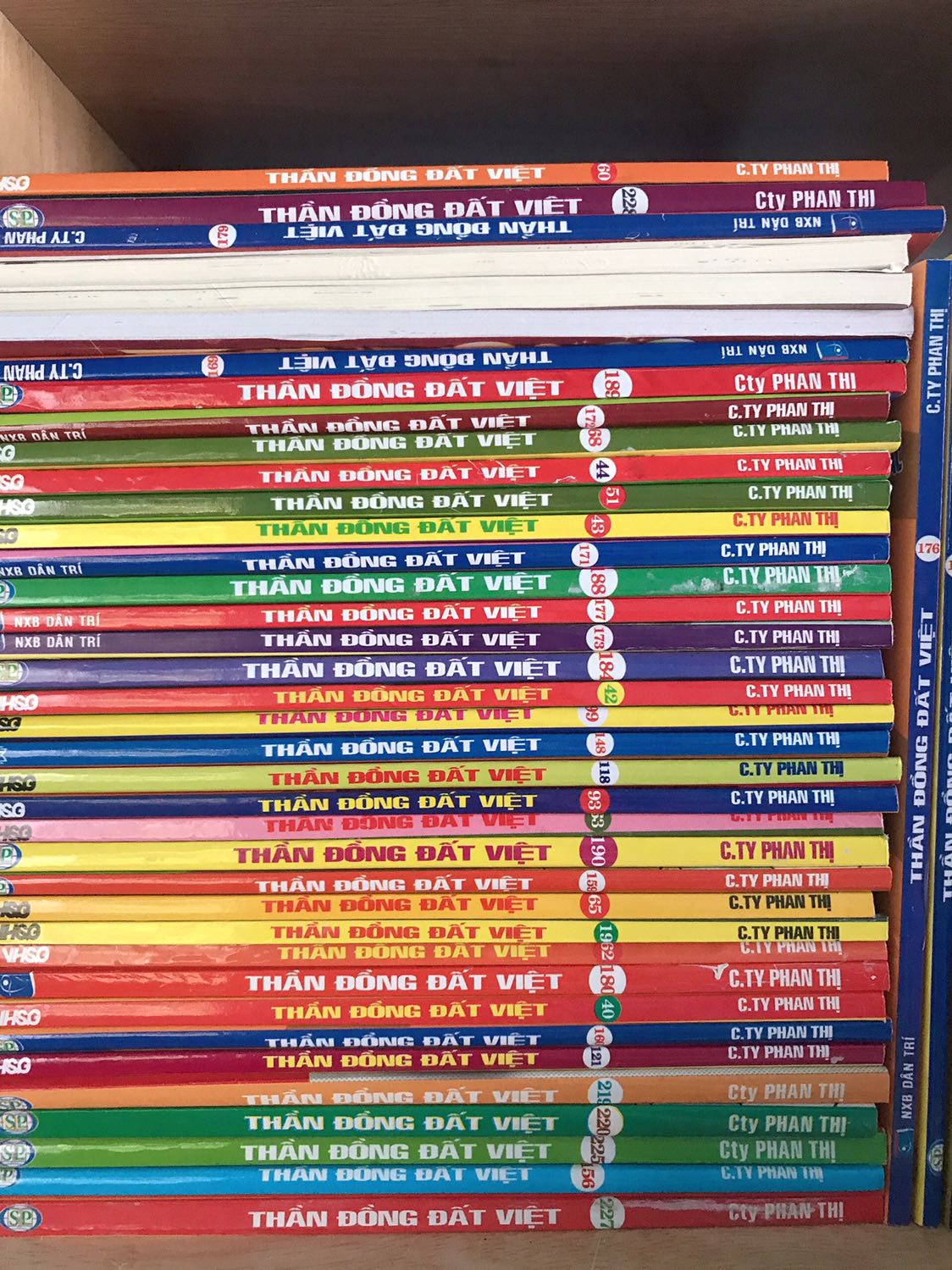 Sách mới k lỗi lầm gì. Ship nhanh. Shipper thân thiện nhiệt tình. sẽ quay lại ủng hộ những tập khác