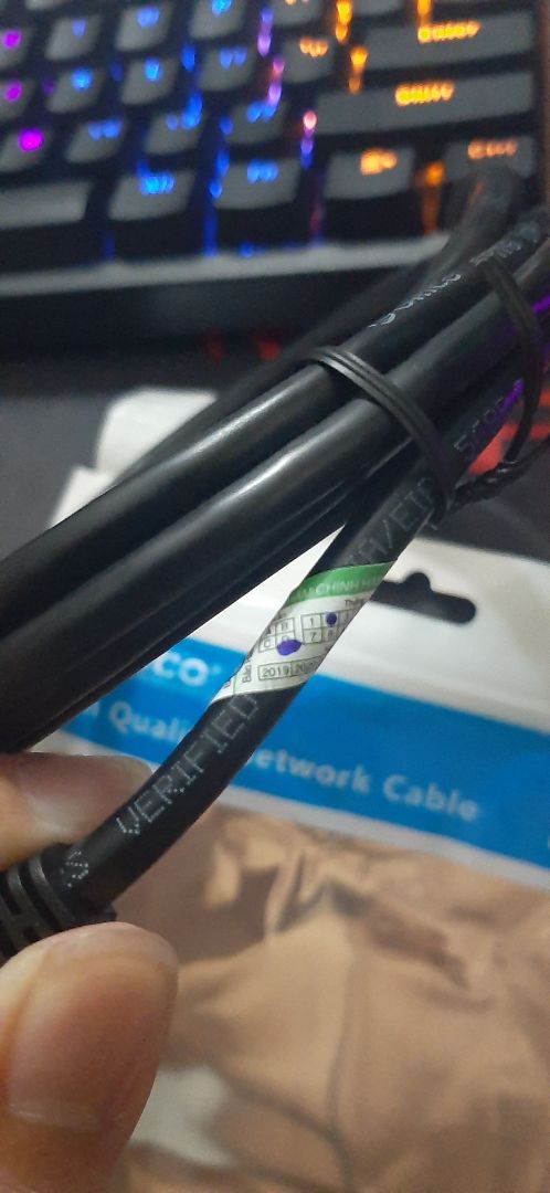 Dây chính hãng, tốt, chắc chắn, dày, rắn chắc. Nhưng tốc độ cũng như ổn định thì y chang dây mặc định của viettel tặng (1m) sau khi đo nhiều lần. Khá là tiếc tiền vì tưởng ngon hơn :v mình mua 2m nhưng h cũng quấn bớt lại chứ k dùng hết :v