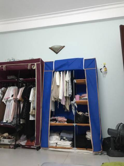 Hàng chuẩn như hình mẫu
Phù hợp vs giá tiền
Tủ rất đẹp màu sắc nhã nhặn.giao hàng nhanh
tủ để cả nhân hợp lý, mỗi người 1 tủ ở phòng trọ cha ai tị ai hihi! anh em mỗi người 1 chiếc! Tủ đầy đủ phụ kiện, vải dệt nên mình thấy có khả năng bền, sang năm ra trường rồi tính tiếp keeeke.
cảm ơn shop tôi sẽ ủng hộ thêm