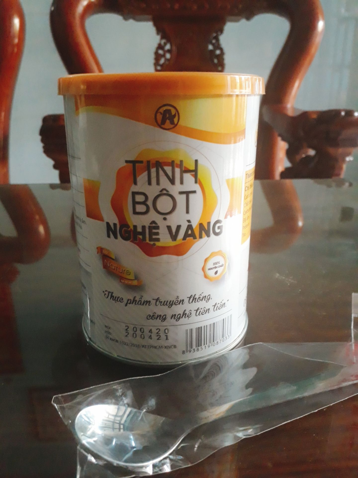 tiki giao nhanh, thích cách đóng hộp sp rất chuyên nghiệp, thông tin sp ghi rõ ràng. còn đc tặng kèm muỗng.Hàng date mới. Tinh bột nghệ mịn dễ uống, đắp mặt k bị vàng. Cực kì hài lòng. Hết sẽ mua tiếp.