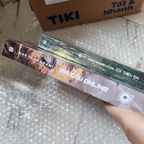 Lâu rồi mới mua bên TIKI, đóng gói cải thiện rất nhiều, giá sách rẻ, giao hàng nhanh. Sách mới và ko bị dập gì cả. Hãy tiếp tục phát huy nha TIKI ❣️