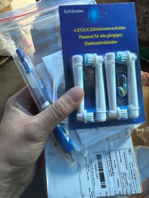 Giao hàng k đúng sản phẩm, đặt oralB