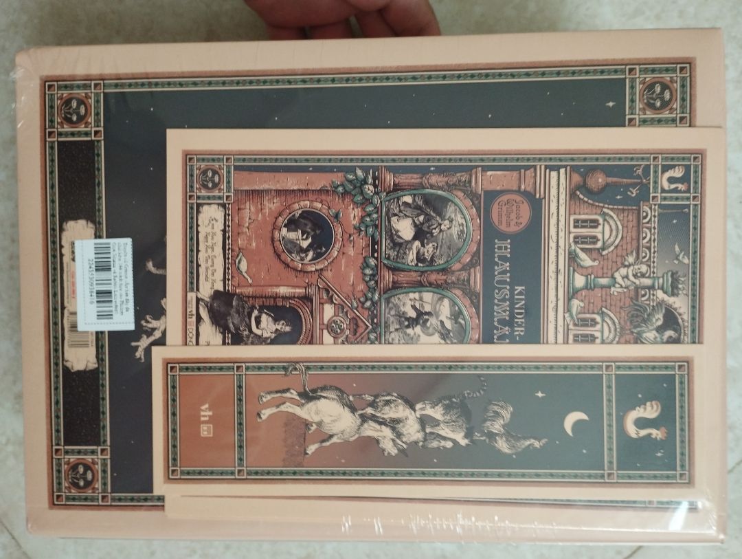 còn nguyên seal, sách mới gần như không bị hư hỏng gì