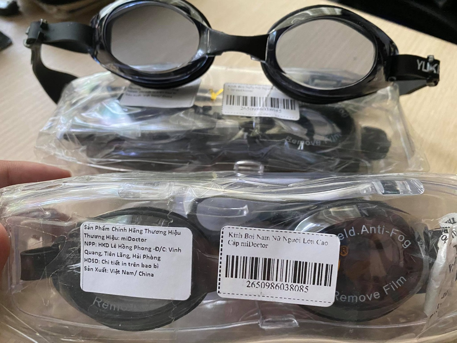 Sản phẩm quá tốt. mình đặt mua 3 cái.
Mình chưa sử dụng qua nhưng đeo thử thấy rất chắc chắn. 

Sản phẩm giống như hình. 
Đóng gọi và hộp cẩn thận. 
Có tặng kèm dây nối giữa hai mắt kính. 

Khuyến khích mua hàng tại shop.