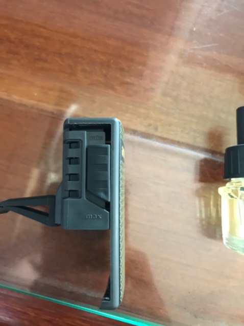 Hàng nhập khẩu mà không có nổi 1 cái tem. Hộp sản phẩm không có tem dán. Trên Sản phẩm cũng không có tem luôn. Nhìn chung ngoại hình không giống nhập khẩu lắm