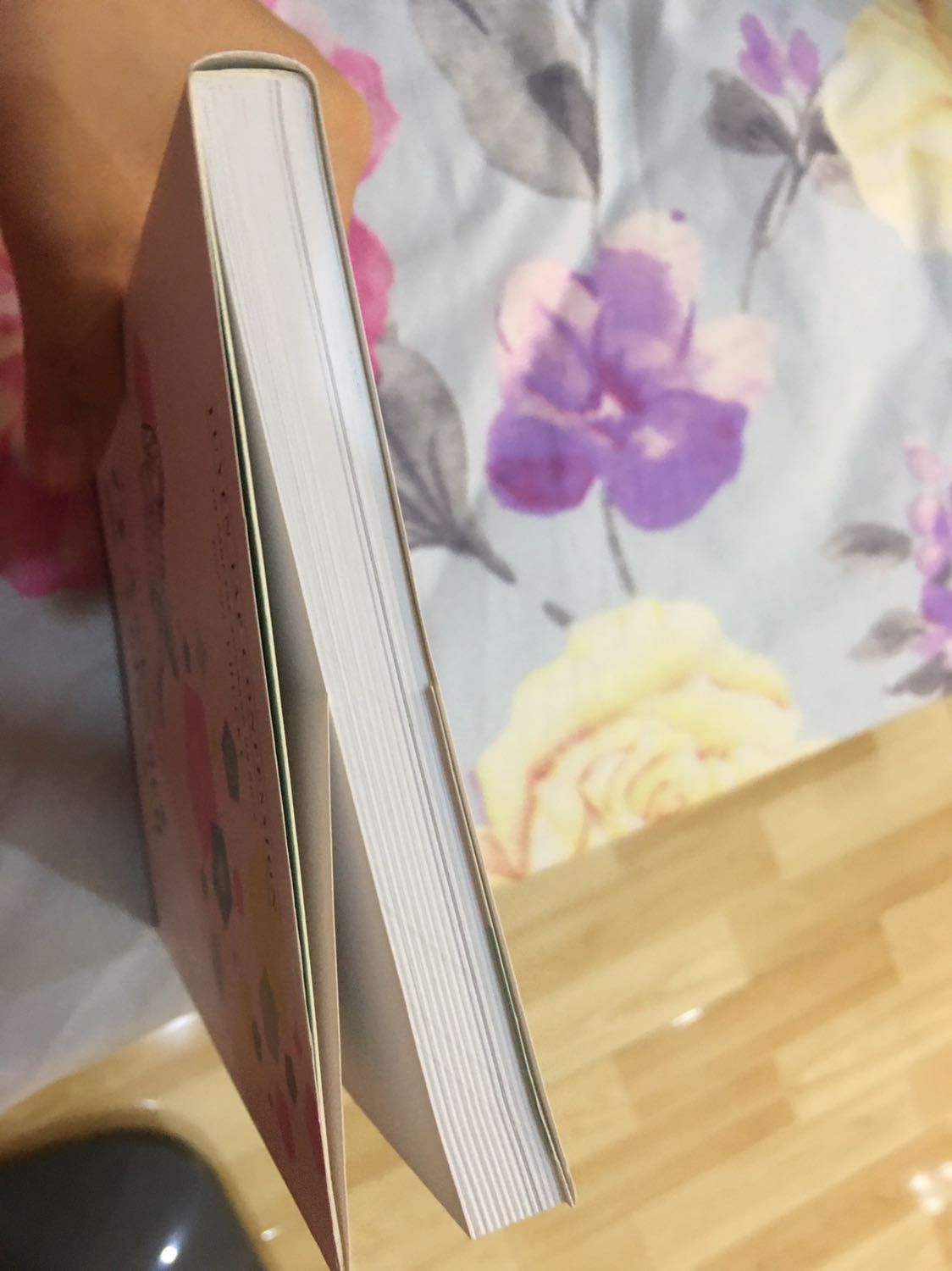 Truyện thì bụi vô cùng. Mik ko bik chứ như vậy thì chẳng tôn trọng khacha hàng thế nào. Giao hàng thì nhanh đấy nhưng mông tiki nên chú trọng hơn không giao hàng mà còn hình thức sản phẩm nhé.😢😢😢 làm ơn cho thêm vài các màng chống xóc  thì chết à😡😡