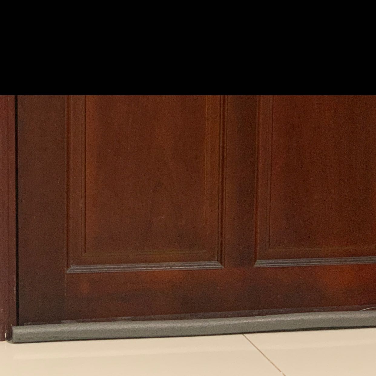 Chặn được côn trùng chui từ khe cửa này là thấy thích rồi