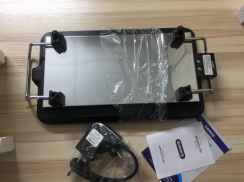 Hộp sản phẩm cứng cáp chắc chắn, nhận hàng nguyên hộp không móp méo. Unbox thì nhìn chung bếp nhẹ, cầm chắc tay, cách sử dụng đơn giản, chi tiết thiết kế tỉ mỉ ví dụ như 4 kệ dưới đáy bếp có độ ma sát không trơn trượt, mặt dưới là inox 304 cách nhiệt sáng loáng,...